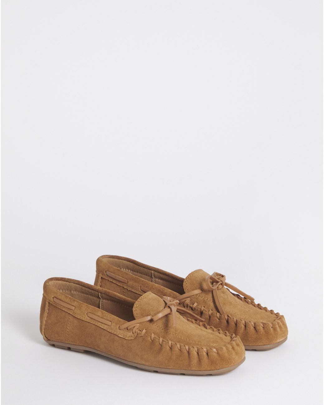 Heavenly Soles White Puckered Whipstitch Detail Loafers Wide