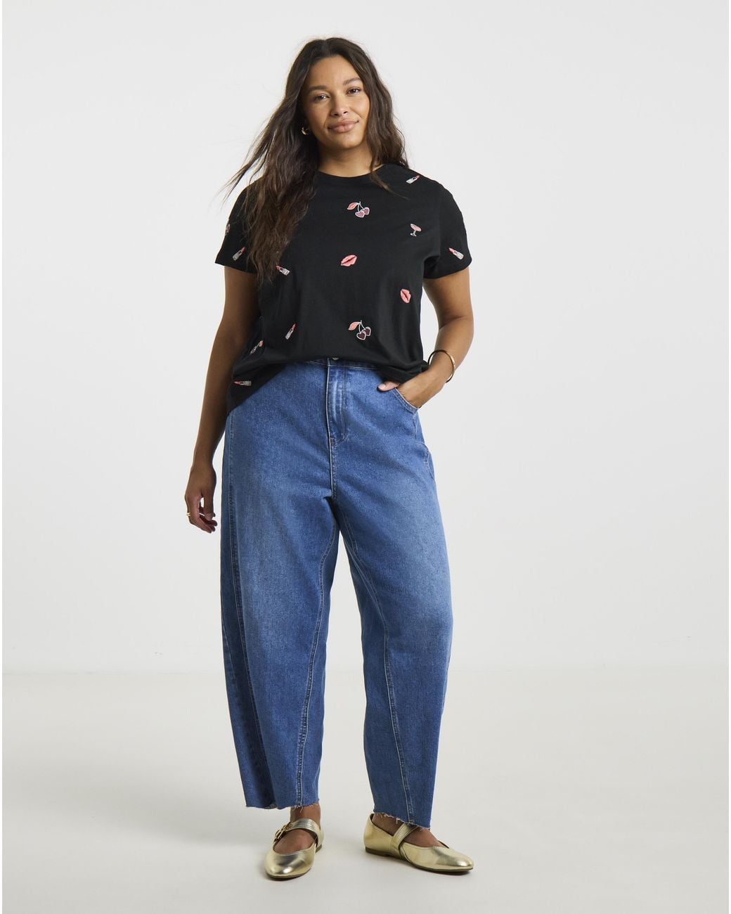 Simply Be Black Scattered Emb T-Shirt