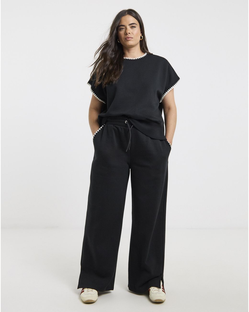 Simply Be Black Blanket Stitch Short Sleeve Sweatshirt