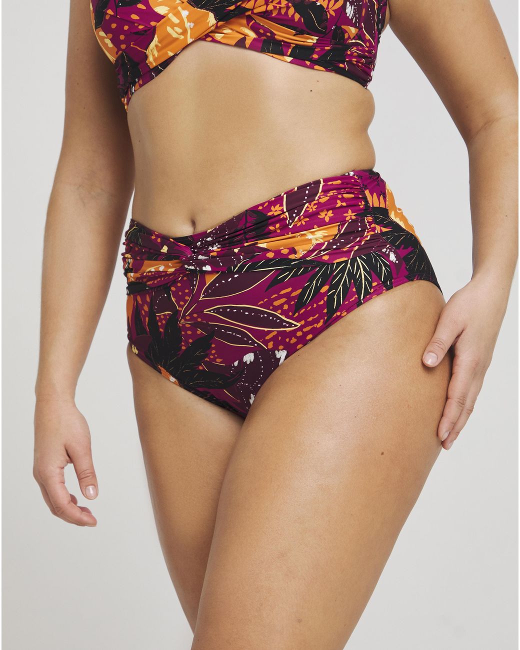 MAGISCULPT Red Twist Front Bikini Brief
