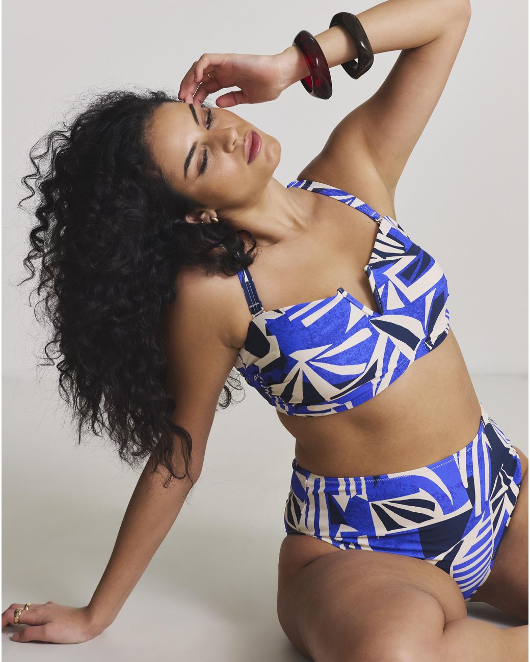 MAGISCULPT Blue V Wire Detail Bikini Top