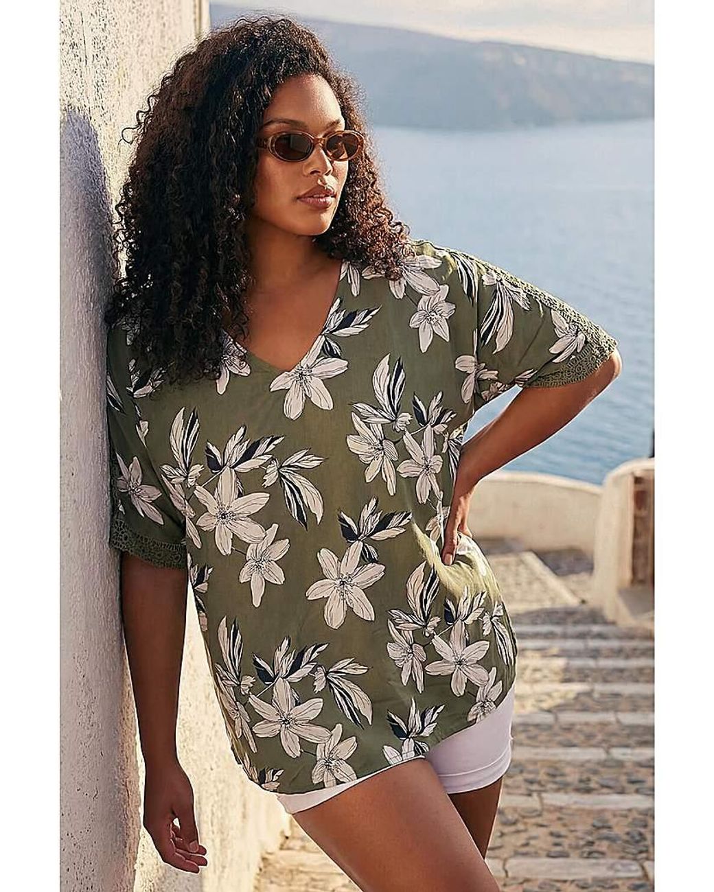 Roman Curve Green Floral Print Crochet Top