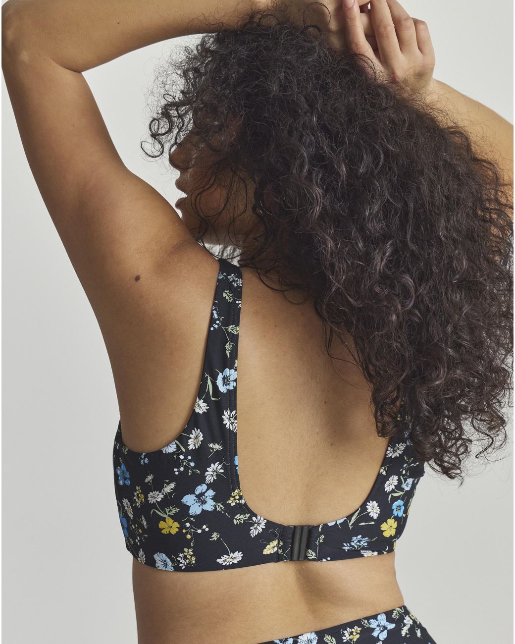 MAGISCULPT Blue V Wire Detail Bikini Top
