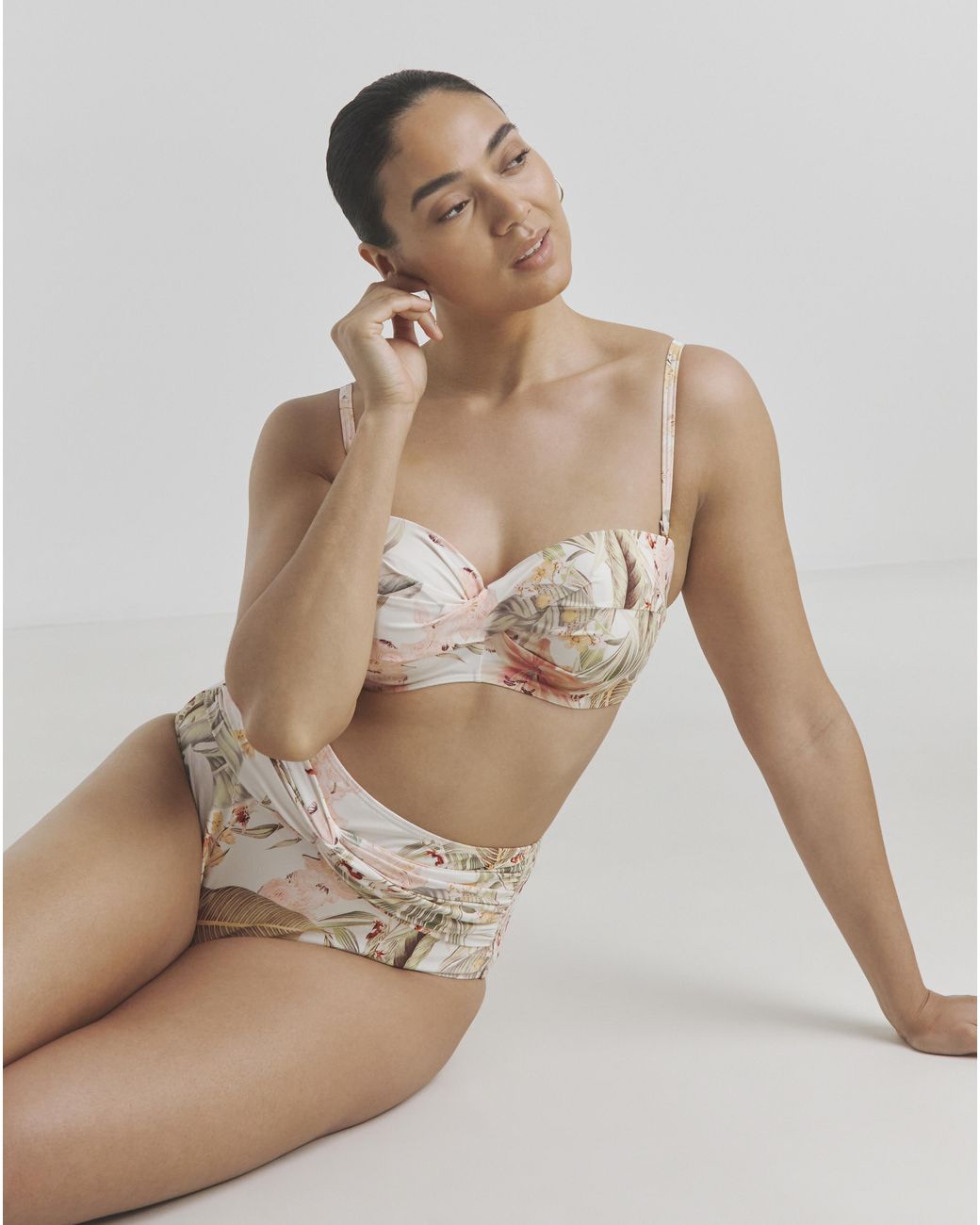 MAGISCULPT Natural Twist Front Bikini Brief