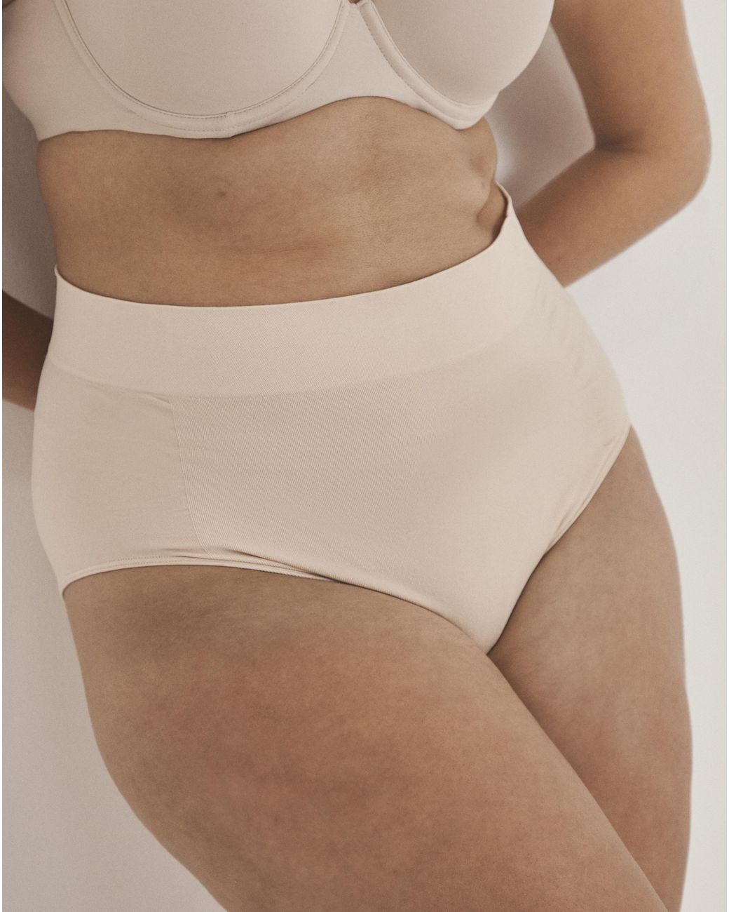 MAGISCULPT Natural Seamfree Shaping Briefs