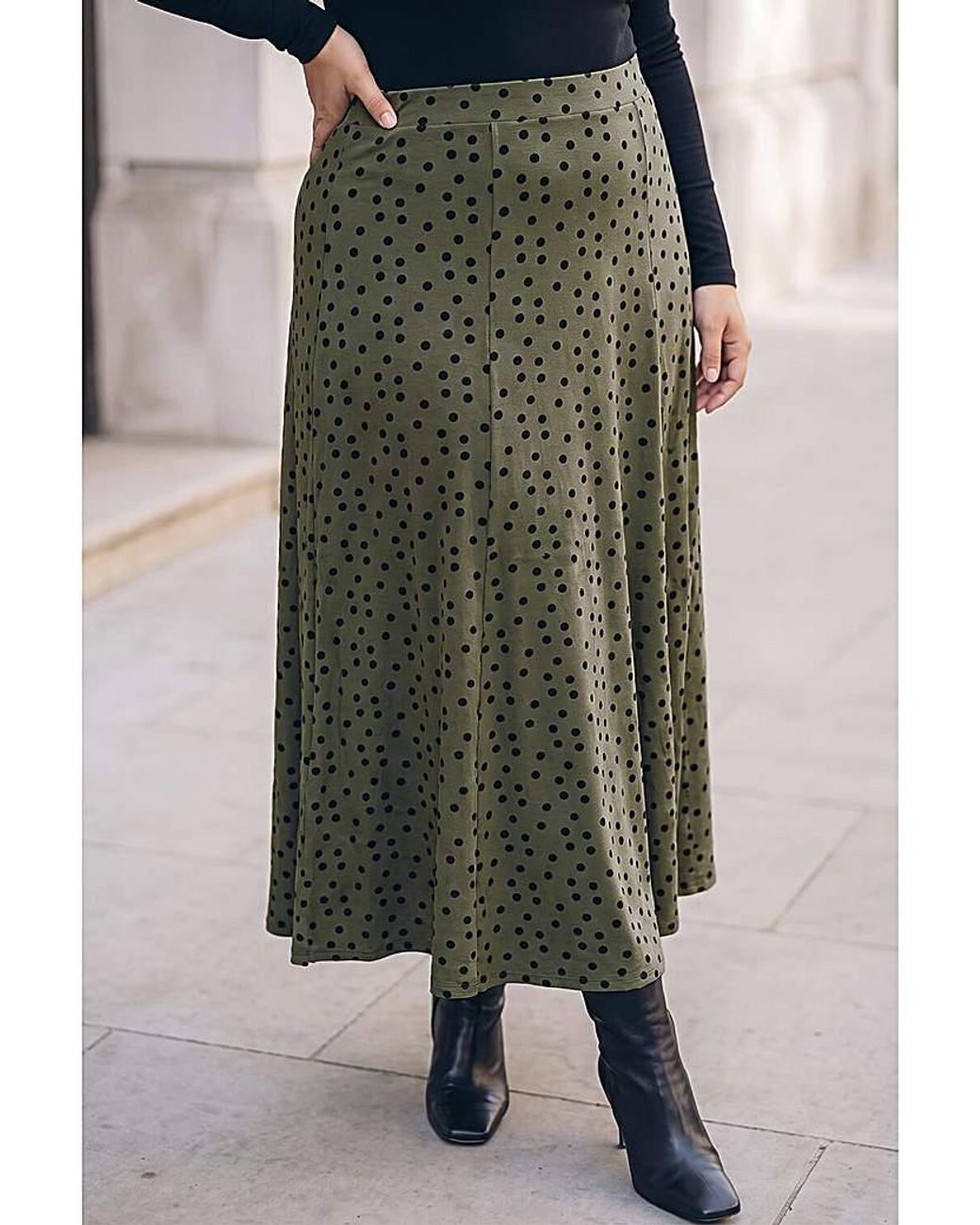 Roman Curve Green Polka Dot Stretch Skirt