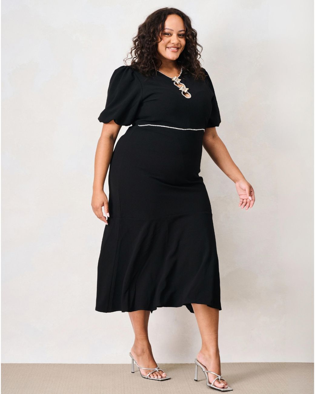 Hope & Ivy Black The Sutton Embellished Dress