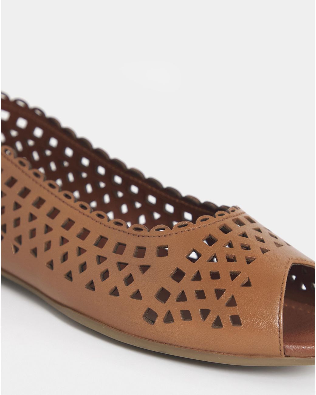 Heavenly Soles White Lasercut Peep Toe Shoe Ex Wide