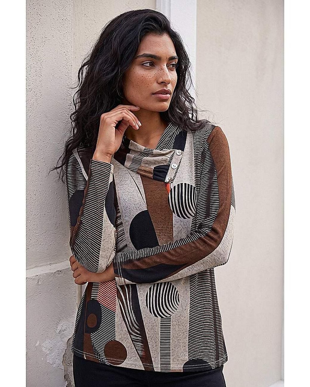 Roman Brown Roman Abstract Print Snit Top