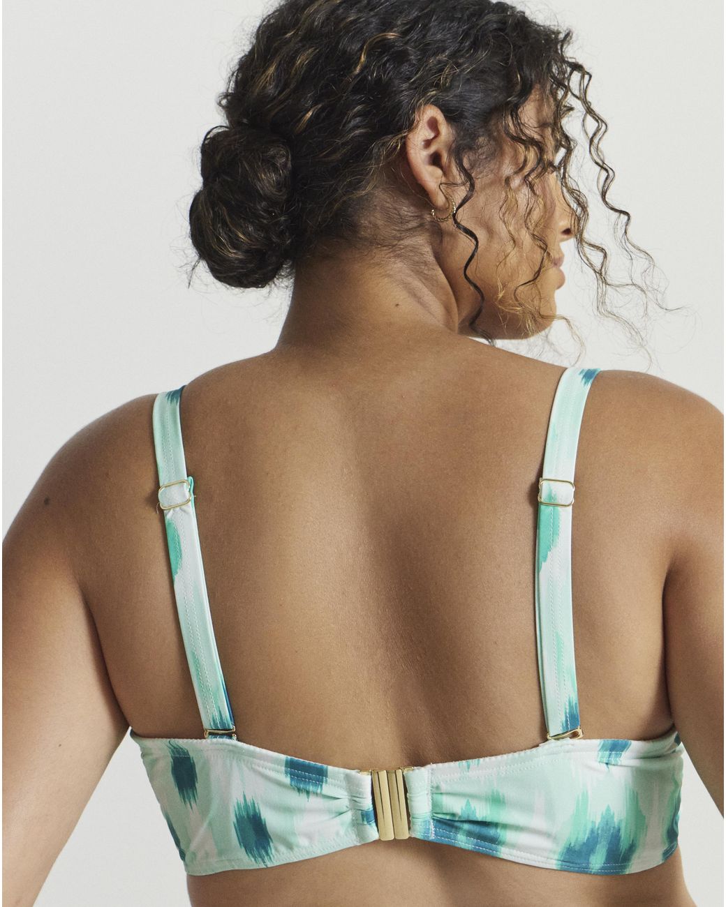 MAGISCULPT Green Twist Front Bikini Top
