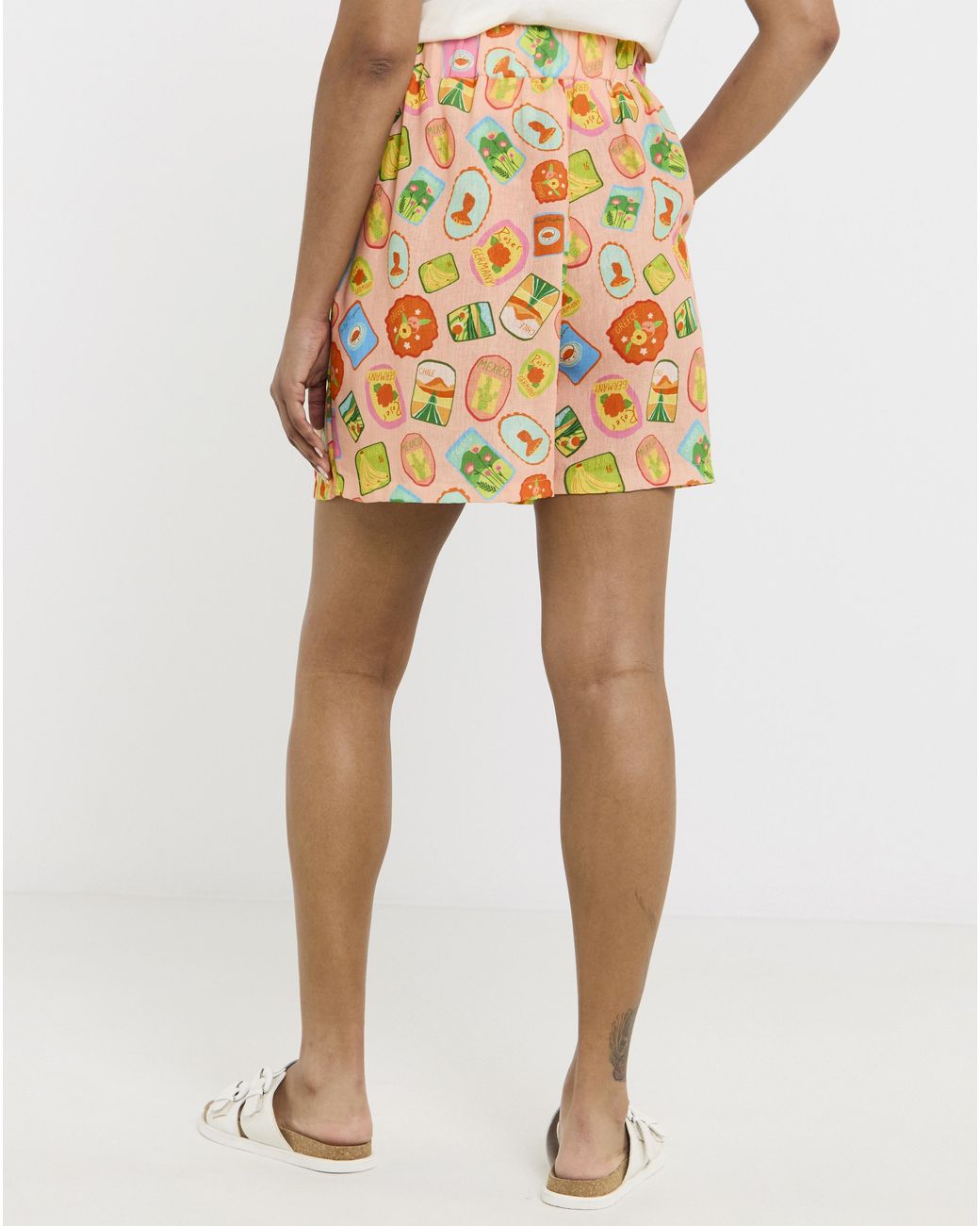 Twisted Wunder White Linen Postcard Shorts