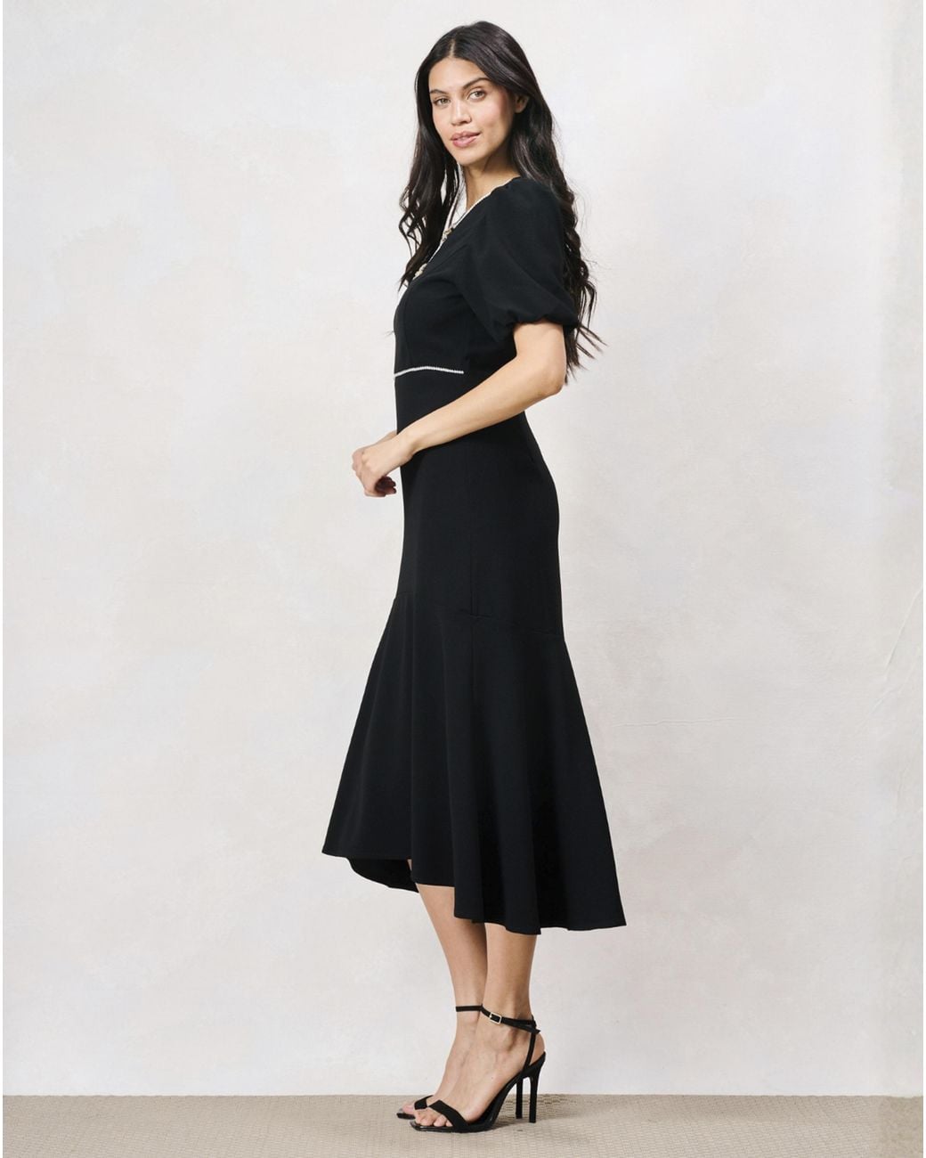 Hope & Ivy Black The Sutton Embellished Dress