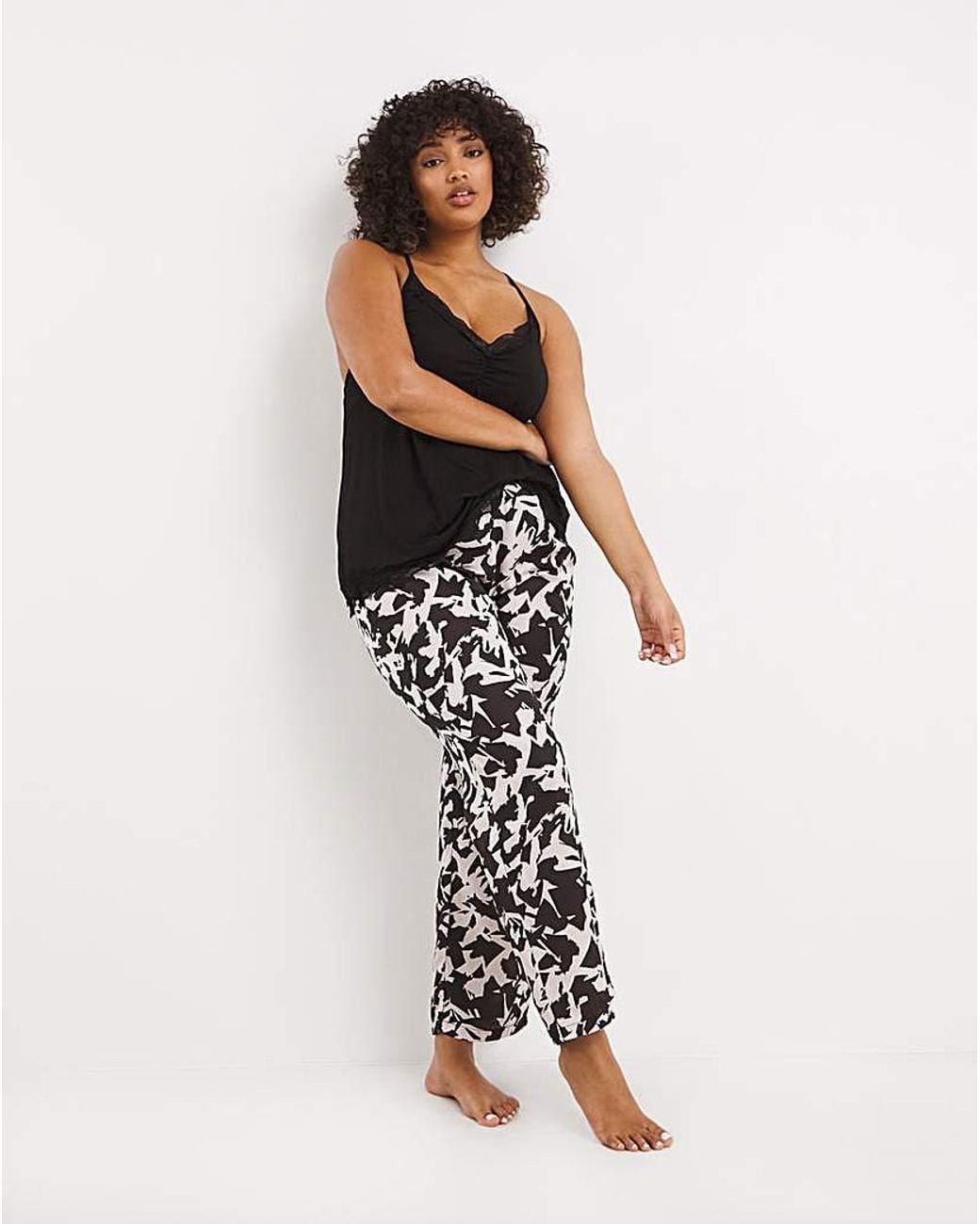 Pretty Secrets White Luna Built-In Support Lace Pyjama Set
