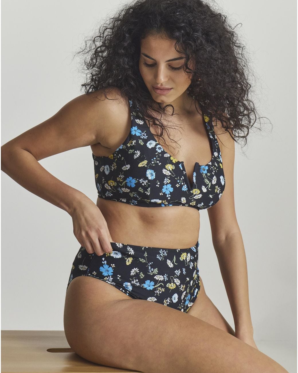 MAGISCULPT Multicolor High Leg Bikini Brief