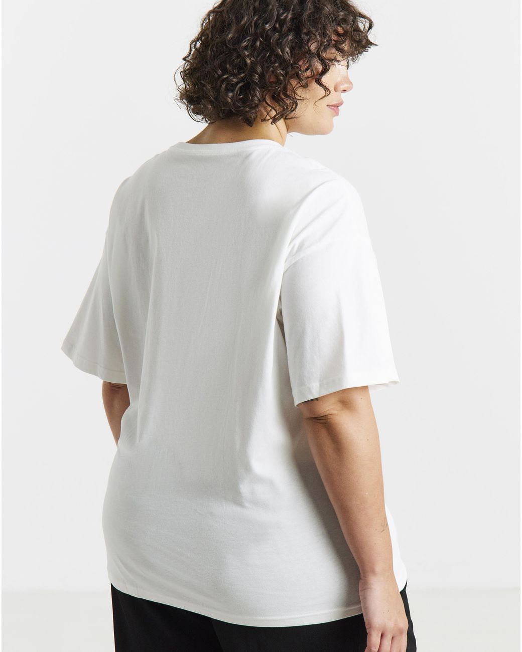 PUMA White Essentials No.1 Logo Relaxed Tee
