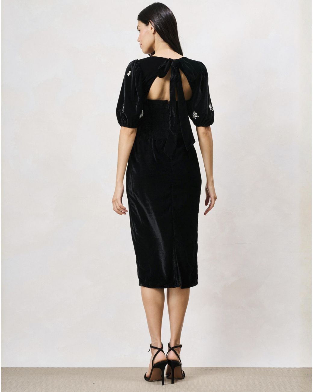 Hope & Ivy Black Bettina Embellish Dress