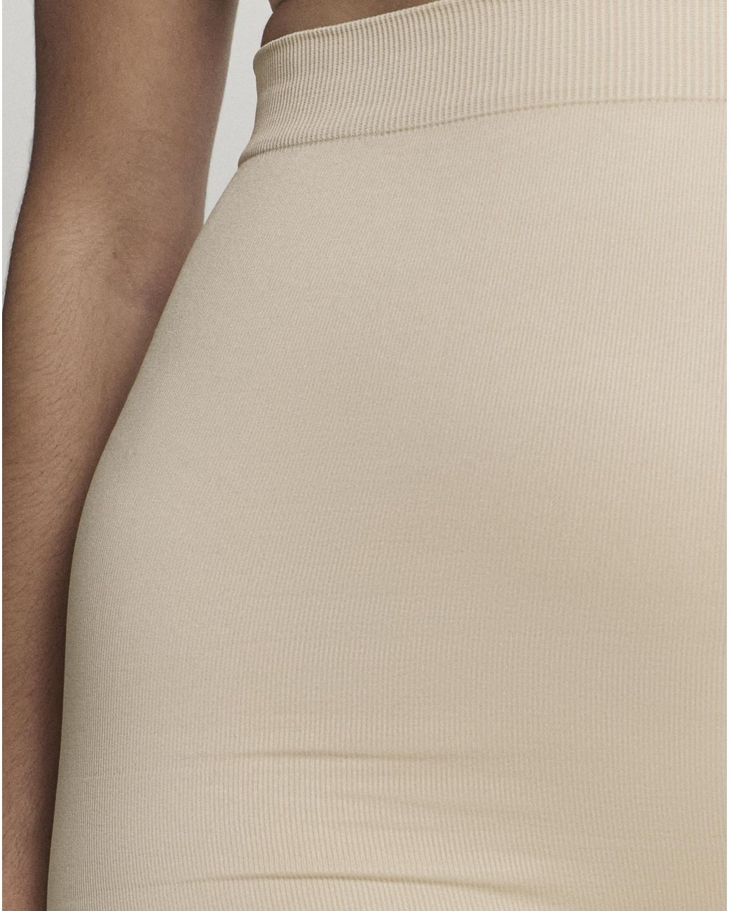 MAGISCULPT Natural Medium Control Seamfree Thighshaper