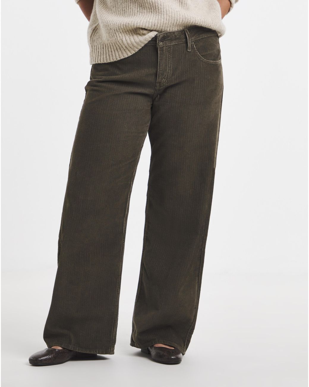 Levi's White Low Rise Loose Jean