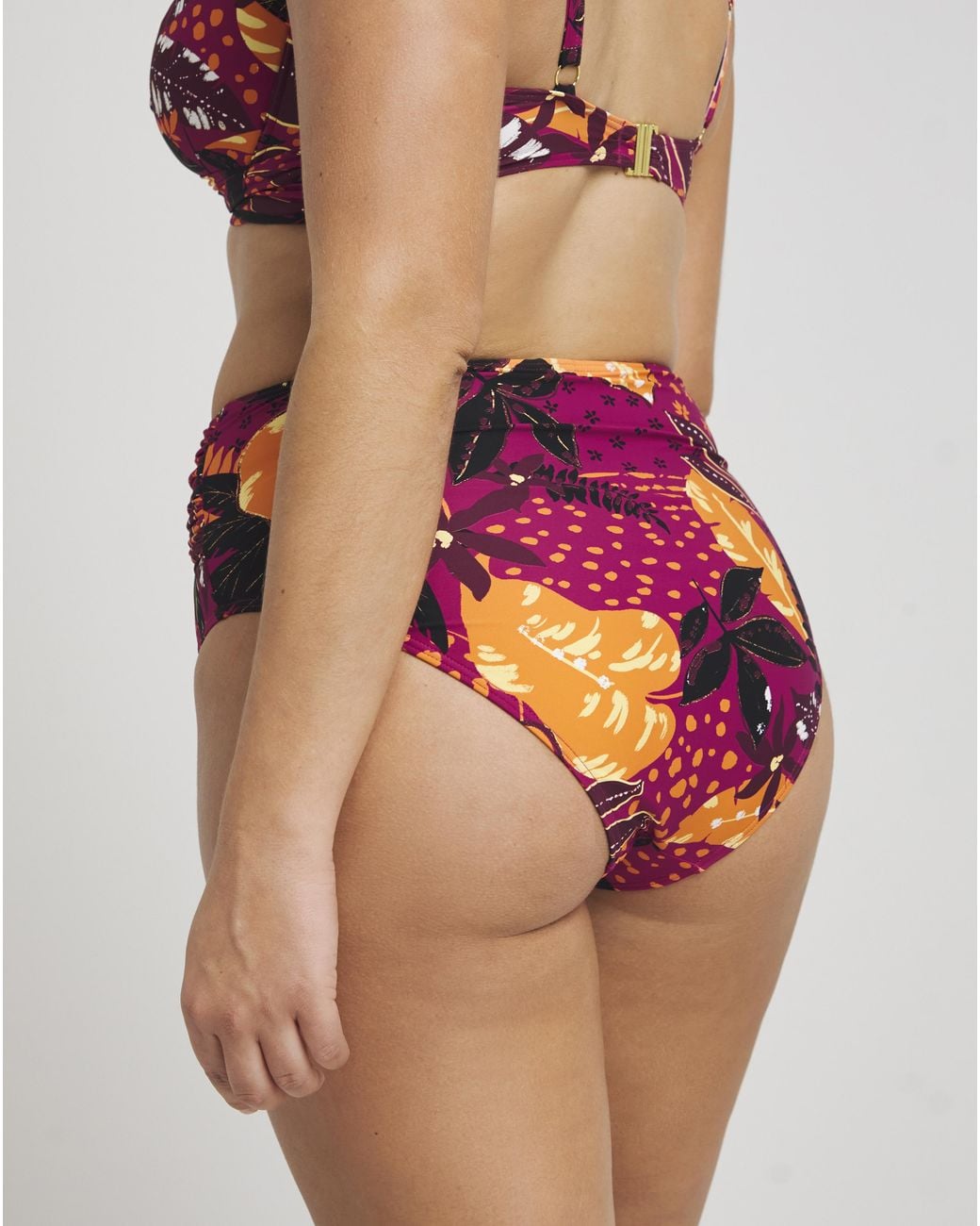 MAGISCULPT Red Twist Front Bikini Brief