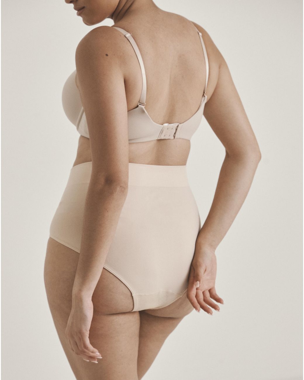 MAGISCULPT Natural Seamfree Shaping Briefs