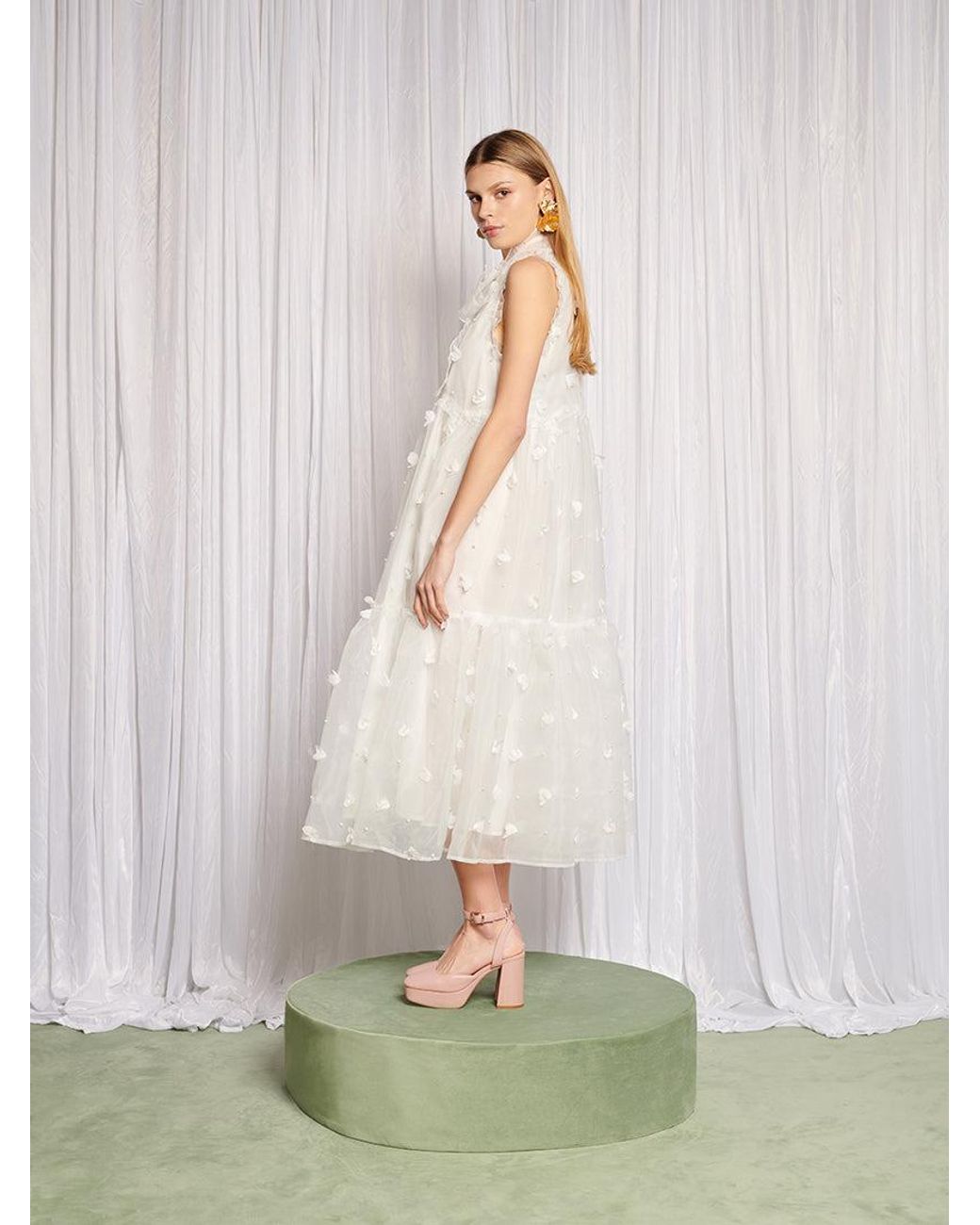 新作【Sister Jane】The Lily オーガンジードレス Sister Jane The Lily Dress in Natural | Lyst