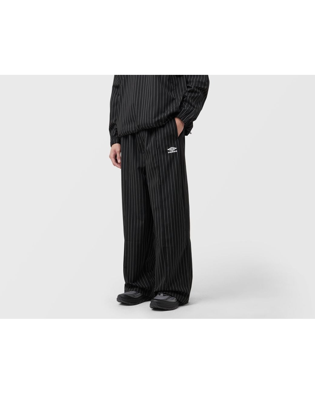 Umbro Black Sports Culture Relaxed Pants for men