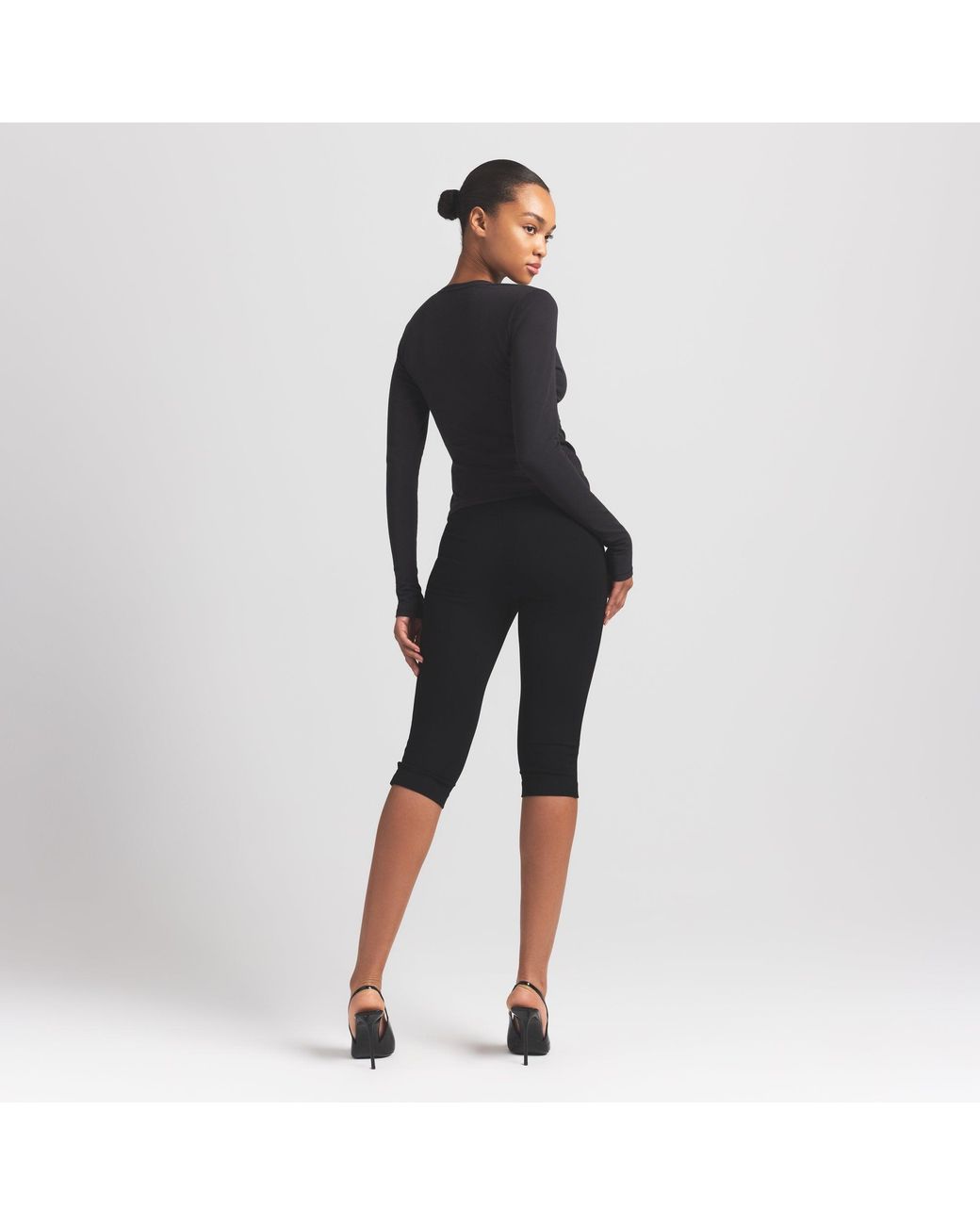 SKIMS ブラック ロングスリーブ　トップス Skims Long Sleeve Plunge Top in Black | Lyst