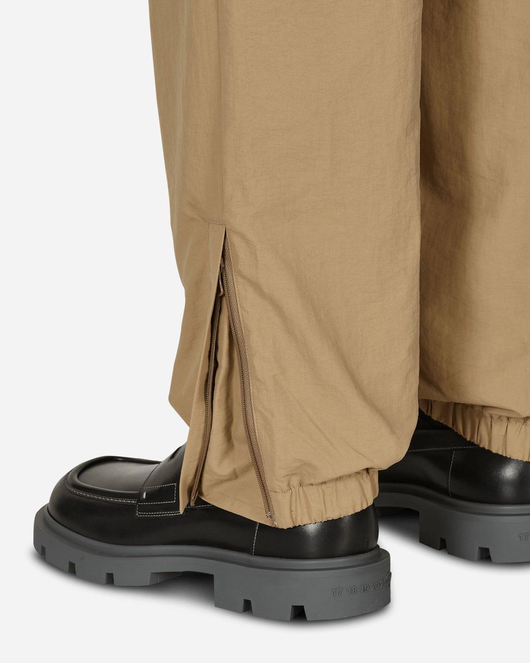 Undercover Natural Nylon Cargo Pants for men