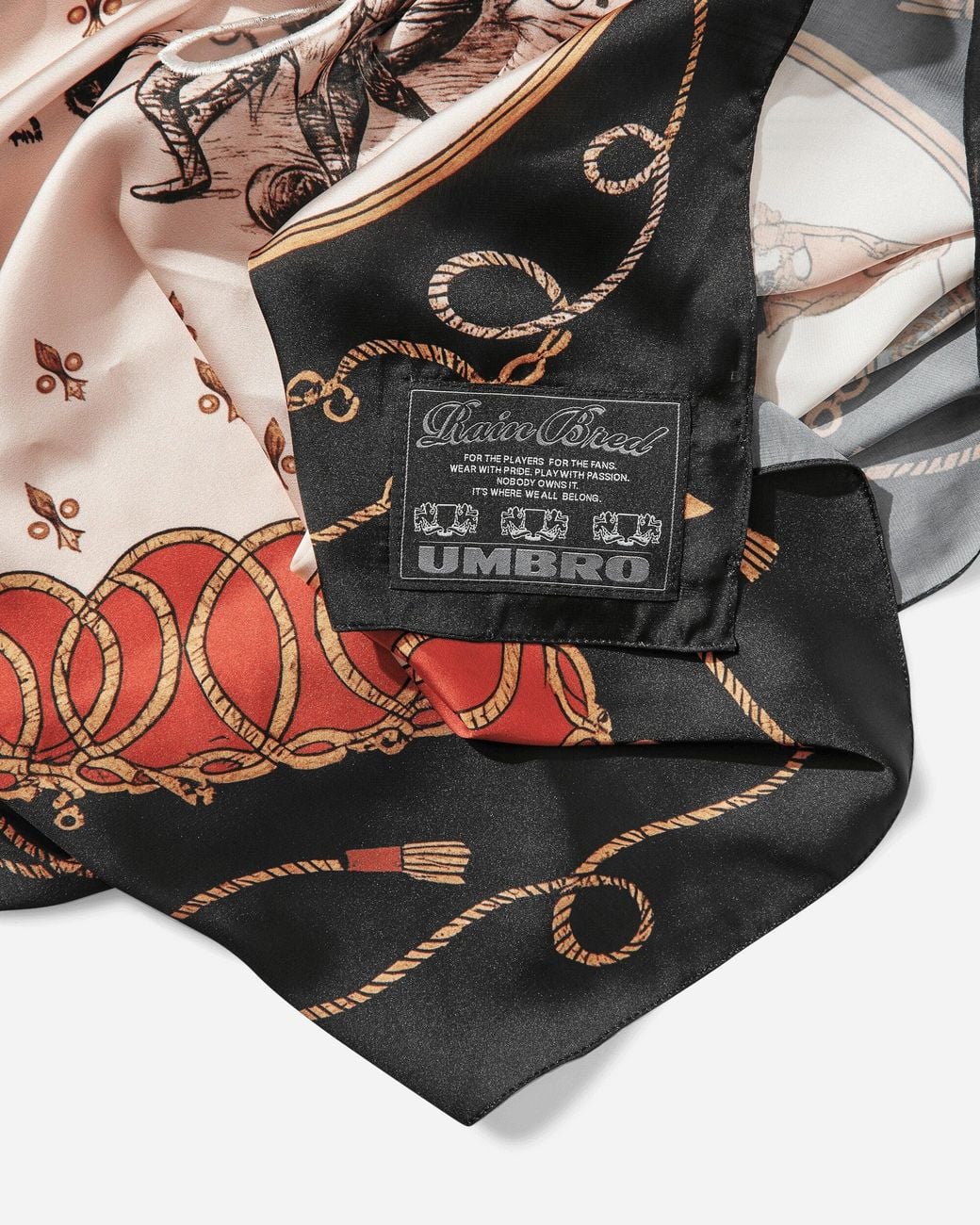 Umbro Black Crest Masked Foulard for men