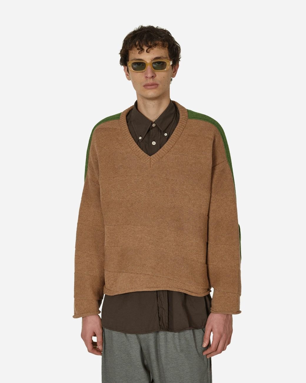 最上の品質な V-Neck Delian Kostadinov Kiko Jumper Brown in Almond Melange トップス