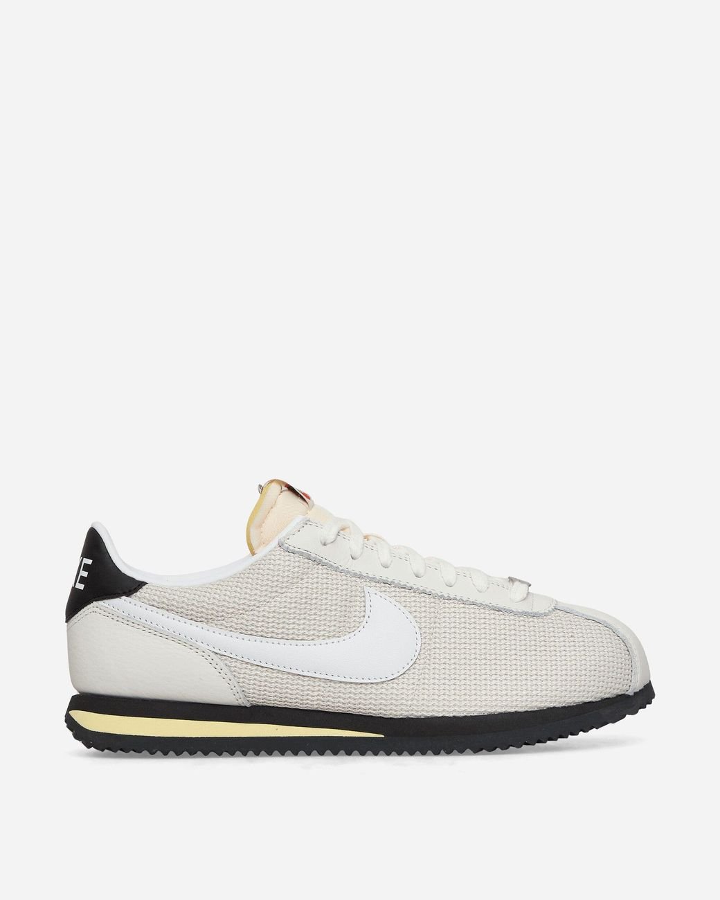 Nike Cortez Sneakers Light Orewood / Phantom in White for