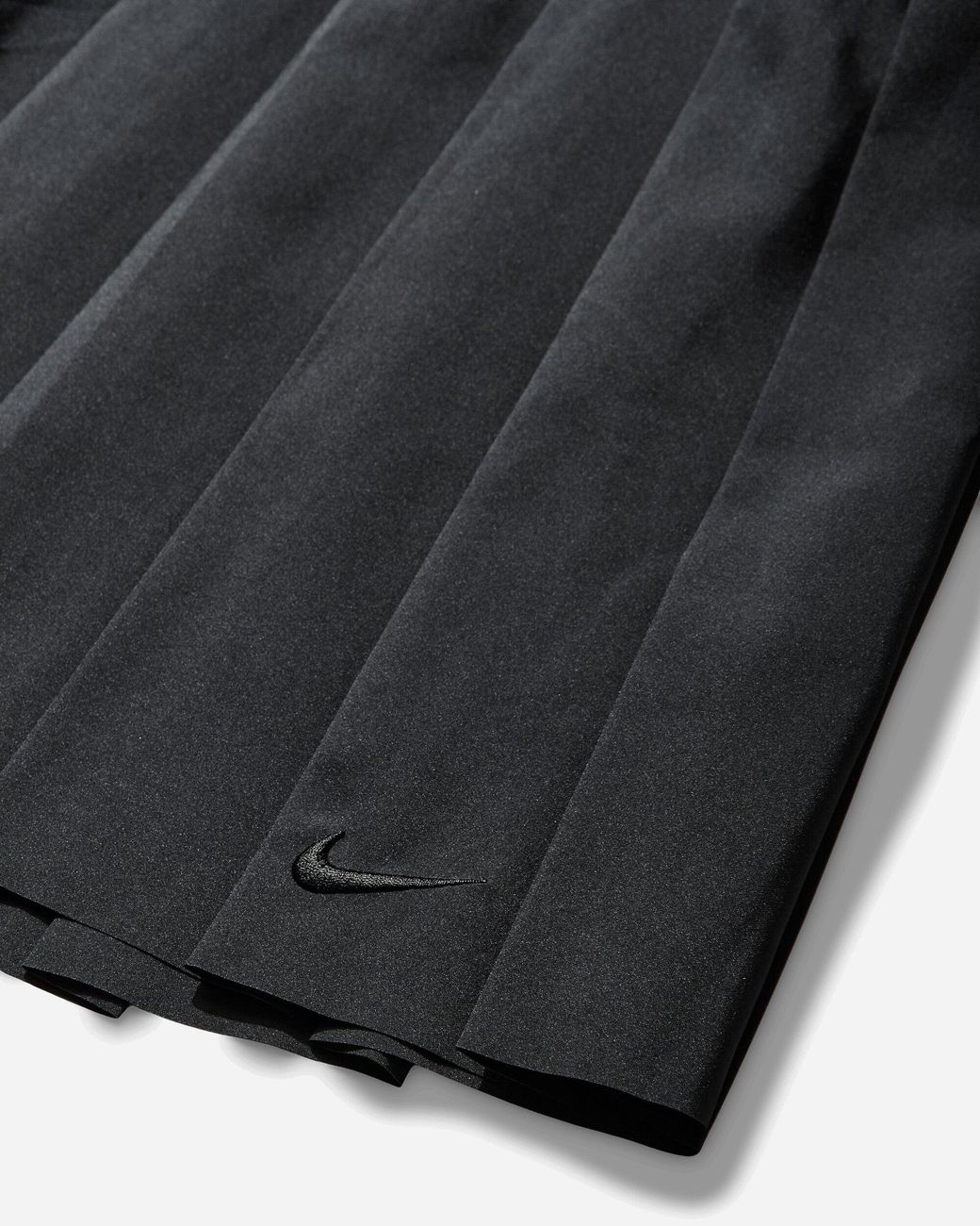 Nike Black Women S Mid-rise Pleated Skirt