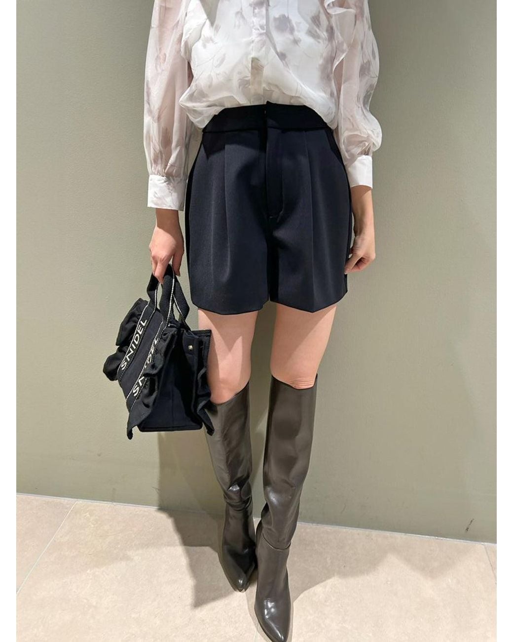 SNIDEL Natural Structured Shorts