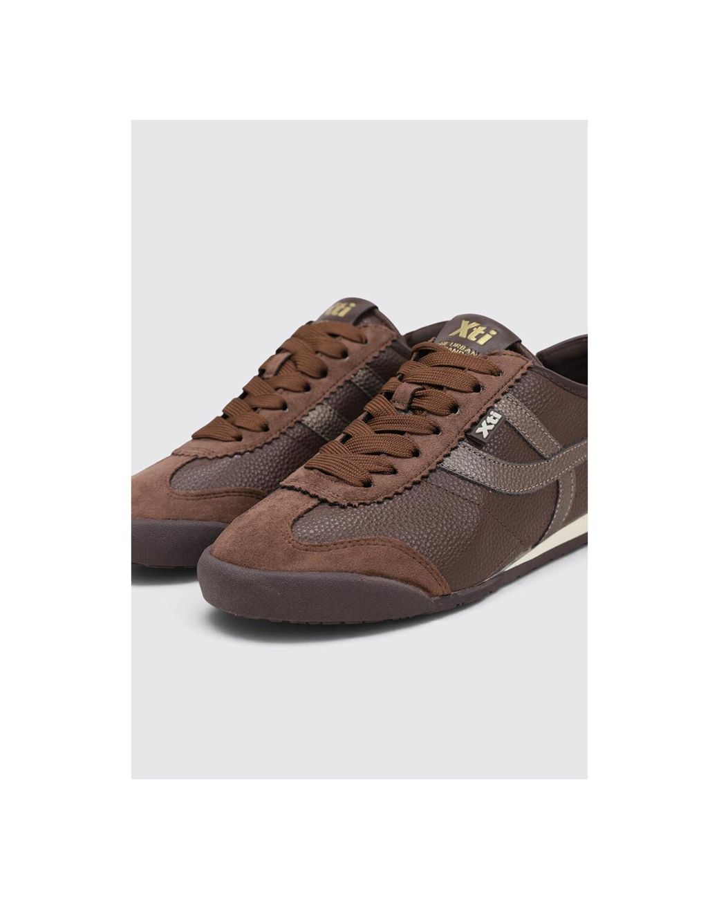 Baskets Basses 146157 Xti en coloris Brown