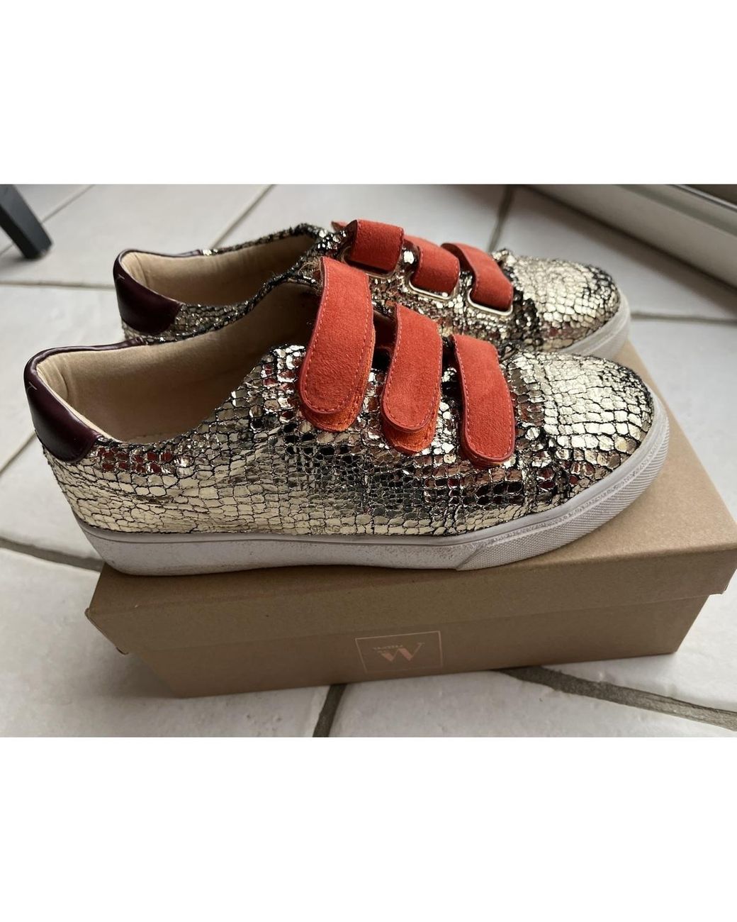 Basket doré croco Chaussures Vanessa Wu en coloris Métallisé | Lyst