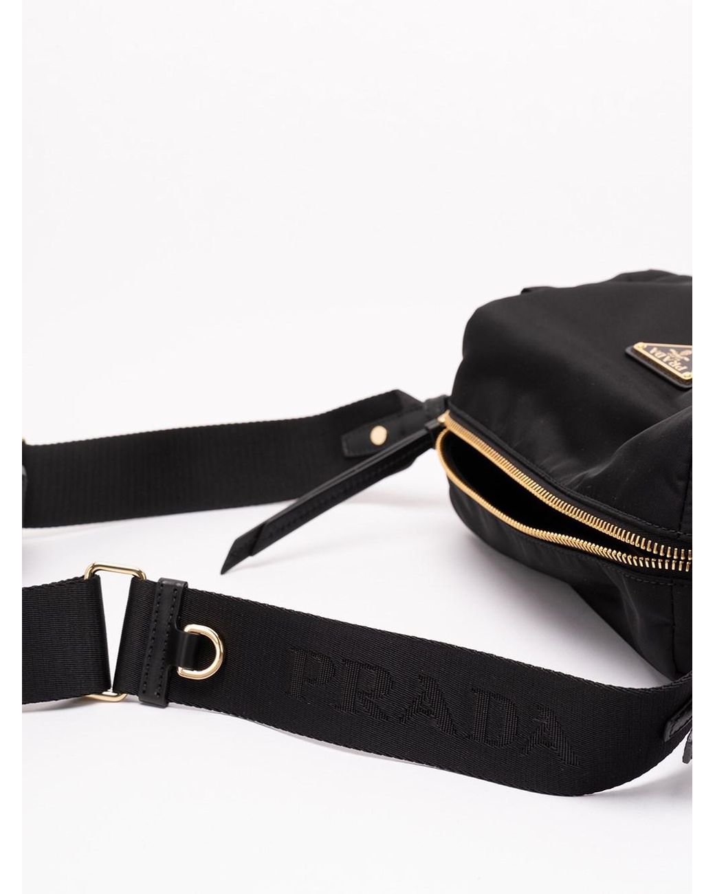 Explore Small Re-Nylon Bag di Prada in Black