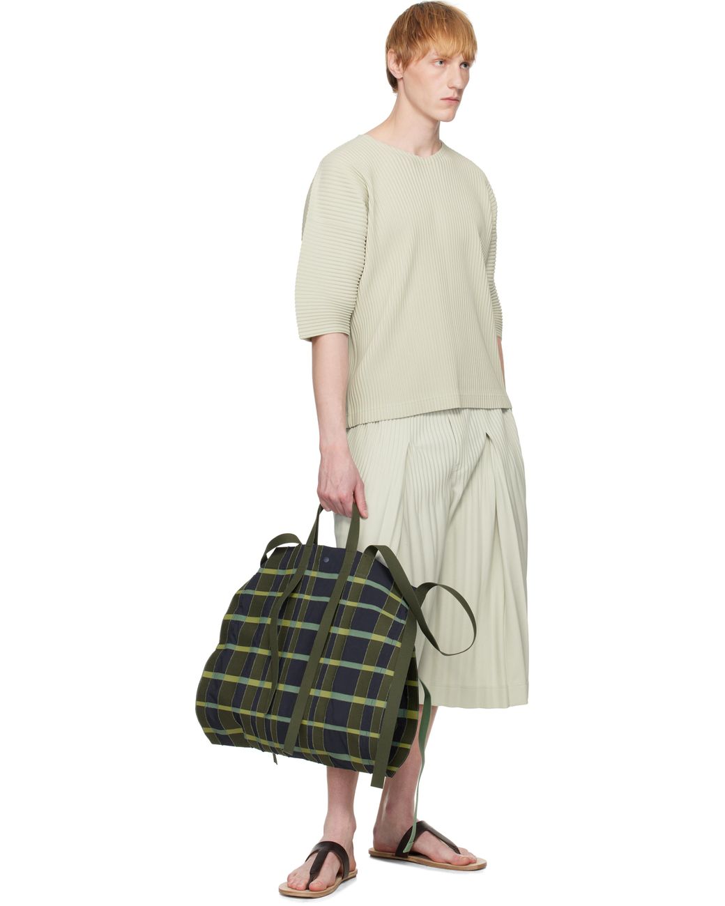Homme Plissé Issey Miyake Khaki Windswept Plaid Tote in Black for