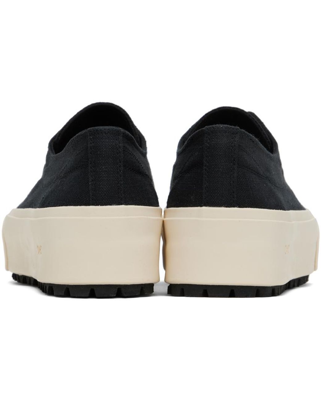 oamc-BLACKWHITE-Ridge-Vulc-Low