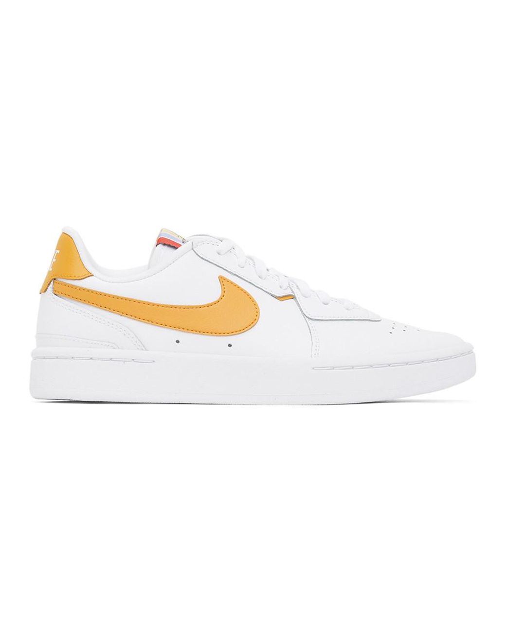 karton Vær stille Græsse Nike White And Yellow Leather Court Blanc Sneakers | Lyst