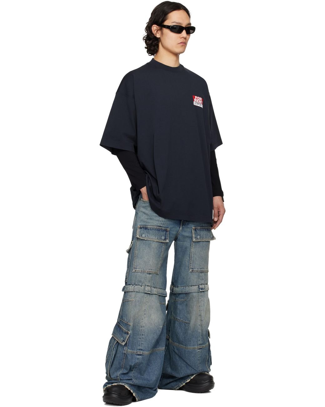 【VETEMENTS】ネイビー 'For Rent' オーバーサイズ Tシャツ VETEMENTS】ネイビー 'For Rent' オーバーサイズ Tシャツ
