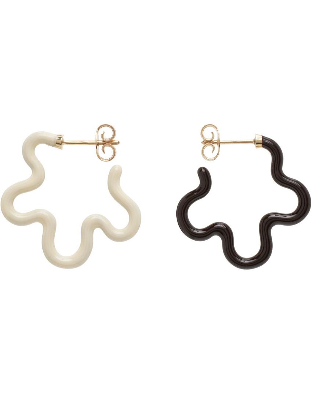 【関税込み】Bea Bongiasca オフホワイト B ピアス Bea Bongiascaのオフホワイト B ピアスがセール中