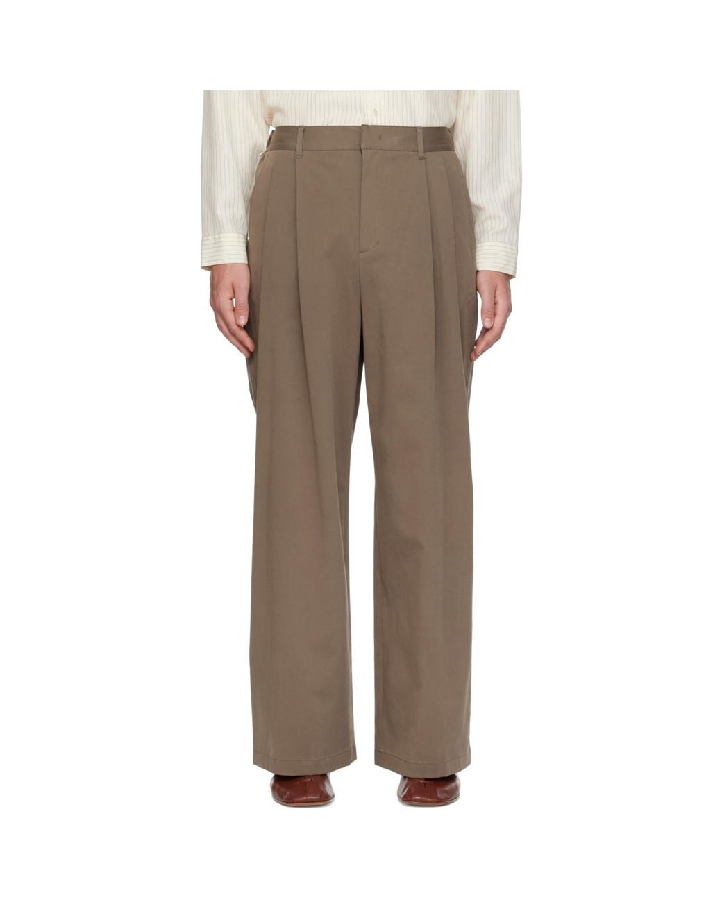 Amomento Natural Two Tuck Wide Banding Trousers for men