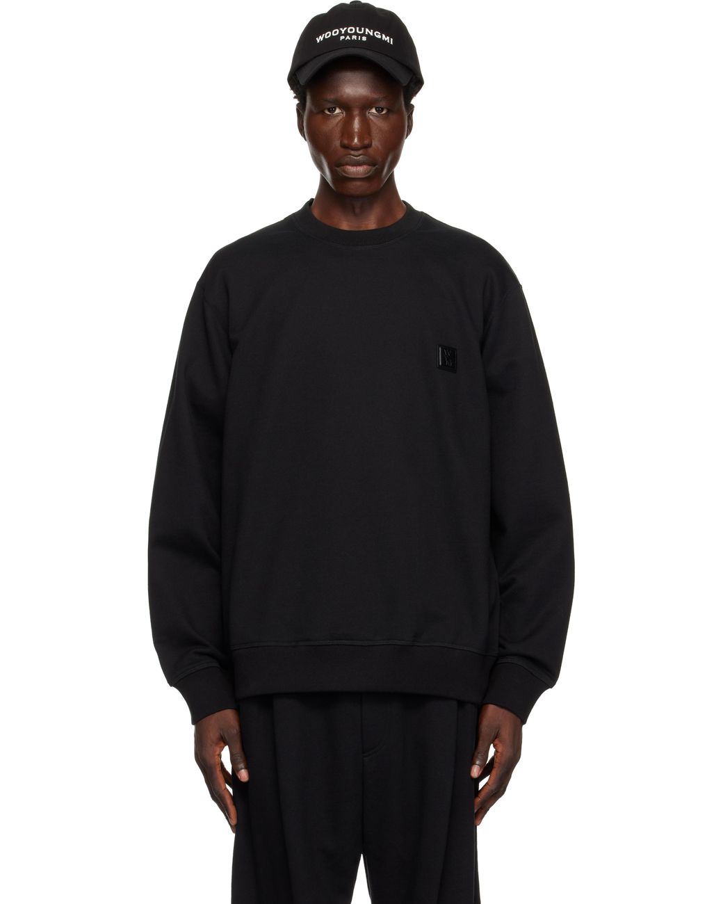 【WOOYOUNGMI】ブラック メタリック グラフィックTシャツ メンズ WOOYOUNGMI ブラック メタリック グラフィックTシャツ