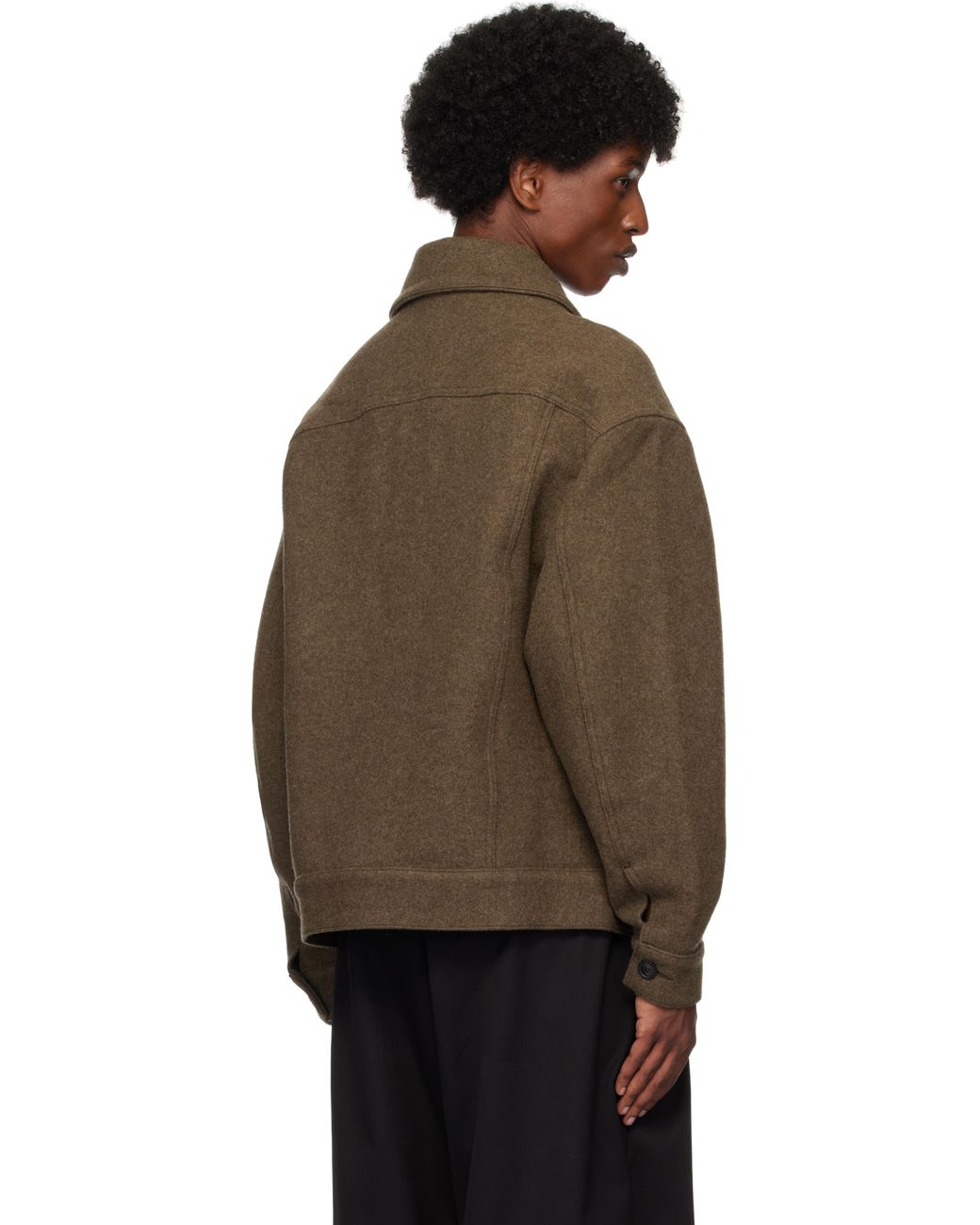 【関税込み】Lownn ブラック ウールカシミヤ ワークジャケット Lownnのブラック ウールカシミヤ クロップド ジャケットがセール中