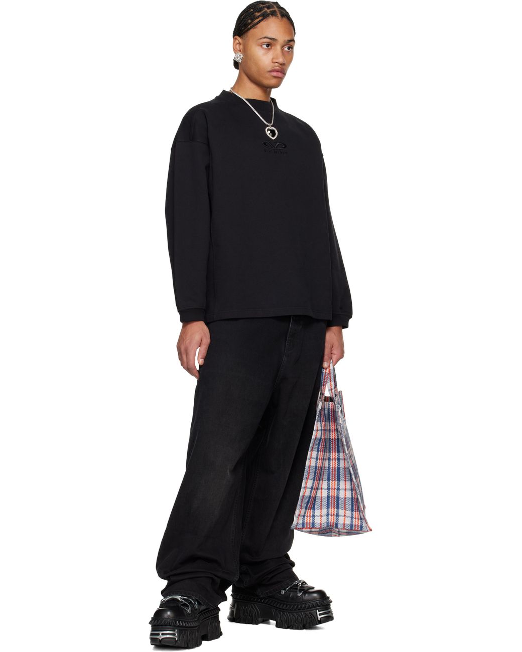 【VETEMENTS】オーバルロゴクロップドクルーネックスウェット メンズ Vetements ブラック オーバルロゴ クロップド クルー