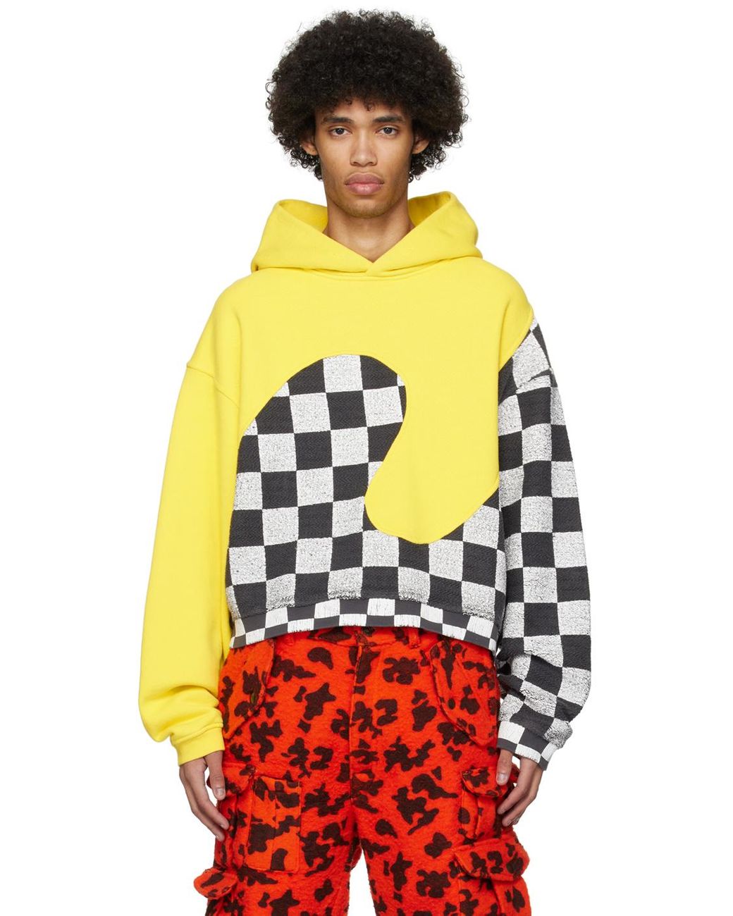 Pull a capuche jaune sale