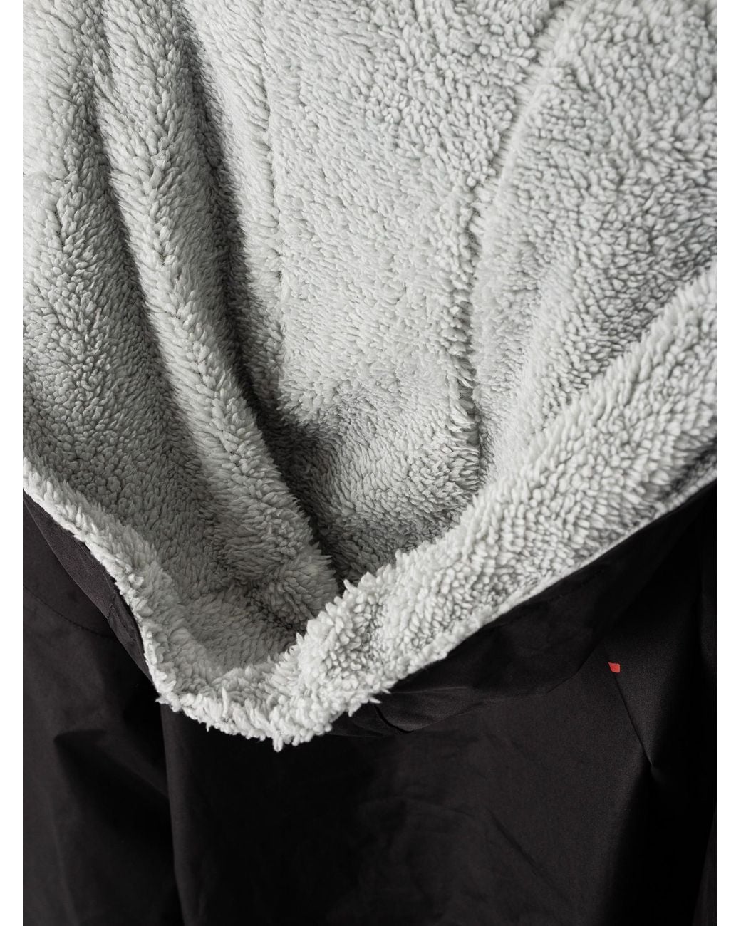 Regatta Black Waterproof Changing Robe for men