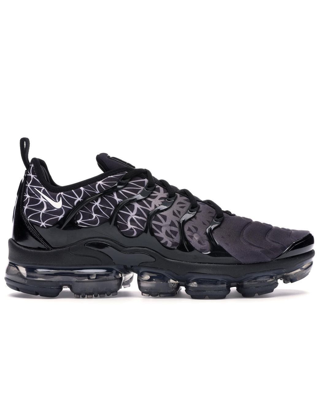 mens nike vapormax black and white