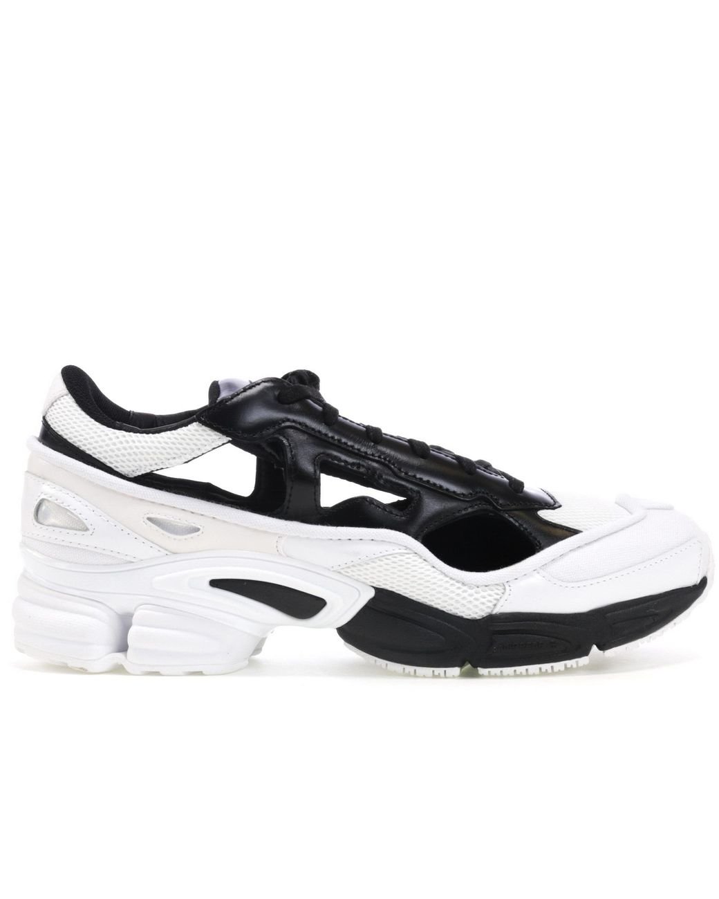 ozweego black and white