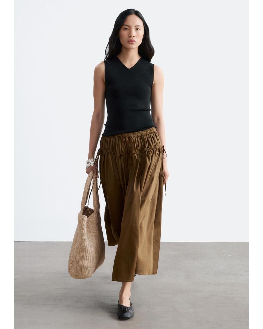 & Other Stories Black Sleeveless V-Neck Knitted Top